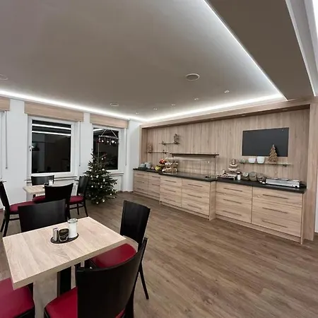Clemens Hotell 3*