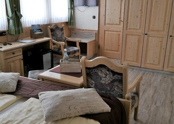 Clemens Hotel